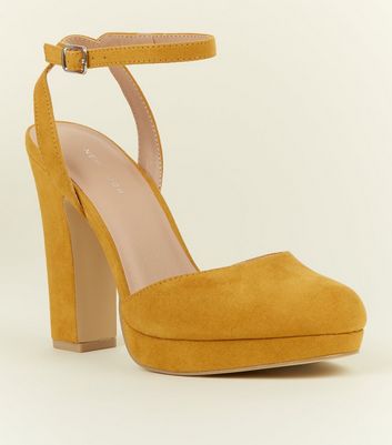 escarpin couleur moutarde