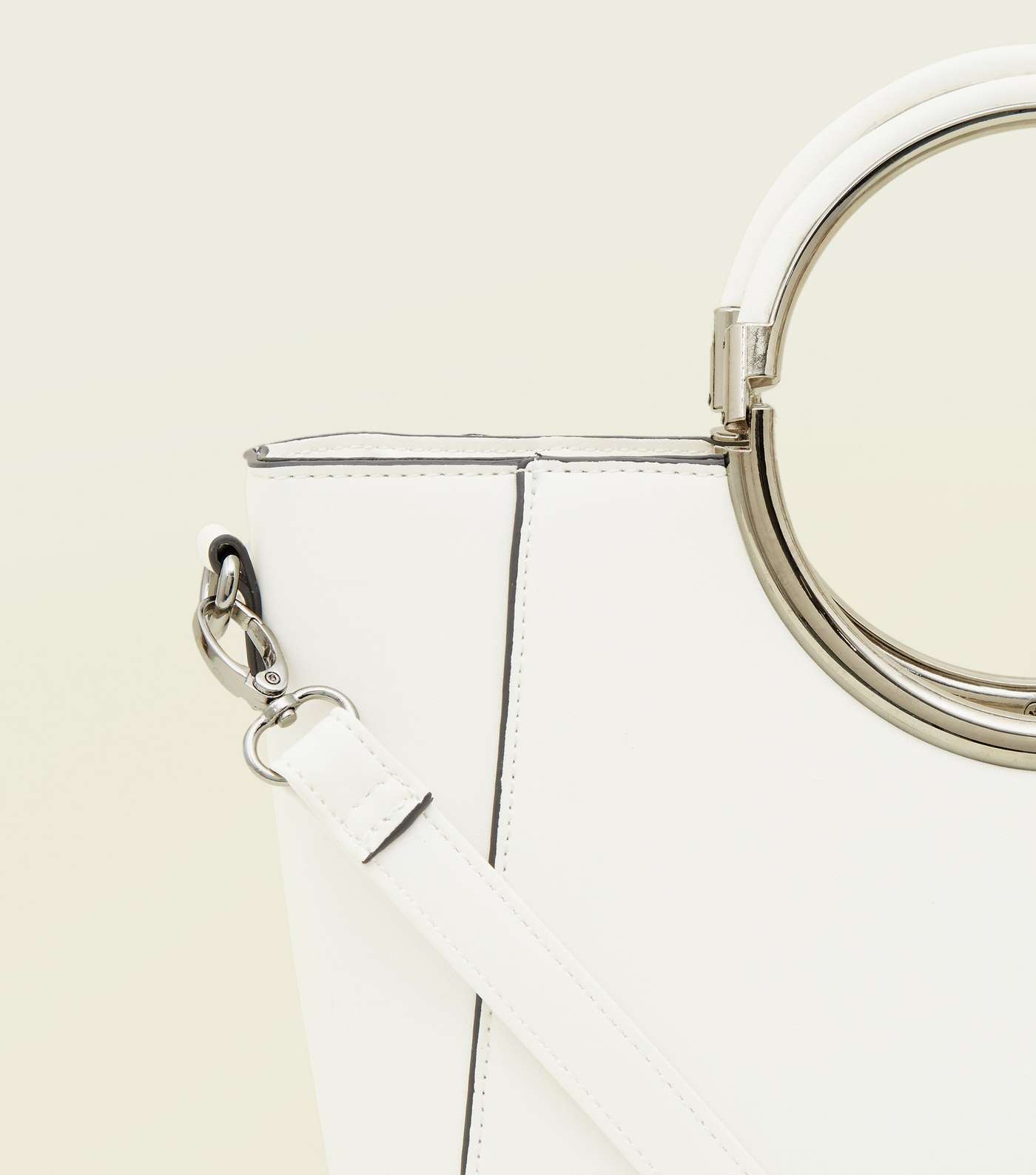 White Structured Ring Metal Handle Bag Image 3