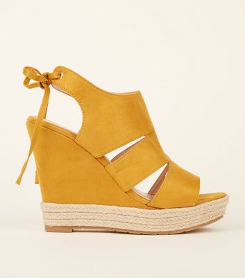 new look yellow wedges