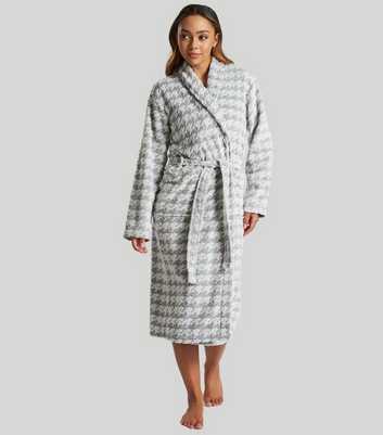 Loungeable Light Grey Houndstooth Fleece Dressing Gown