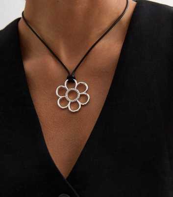 Silver Cut Out Flower Cord Necklace