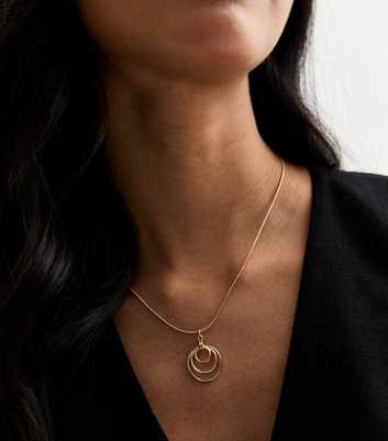 Gold Triple Cut Out Circle Pendant Necklace