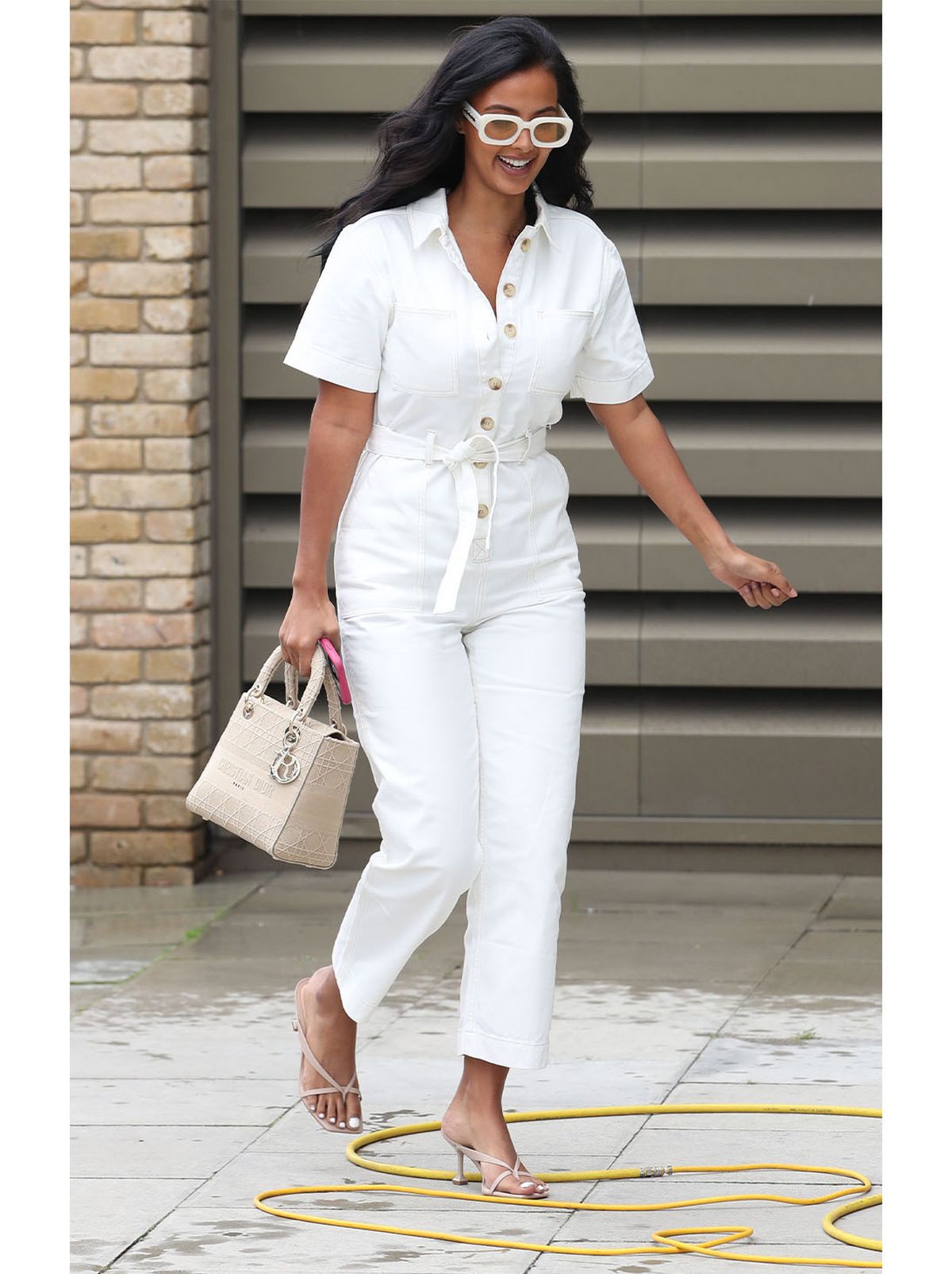 Shoes to wear with white jumpsuit hotsell