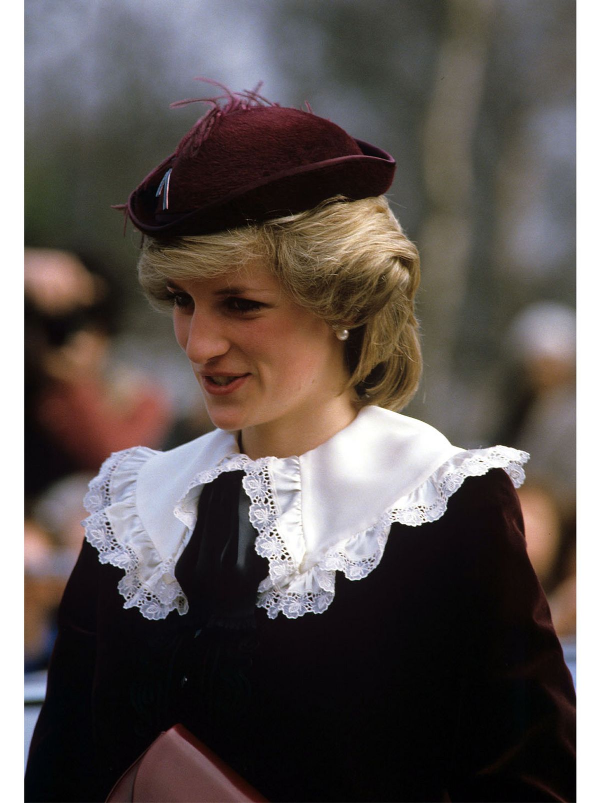 princess diana wearing a lager than life collar