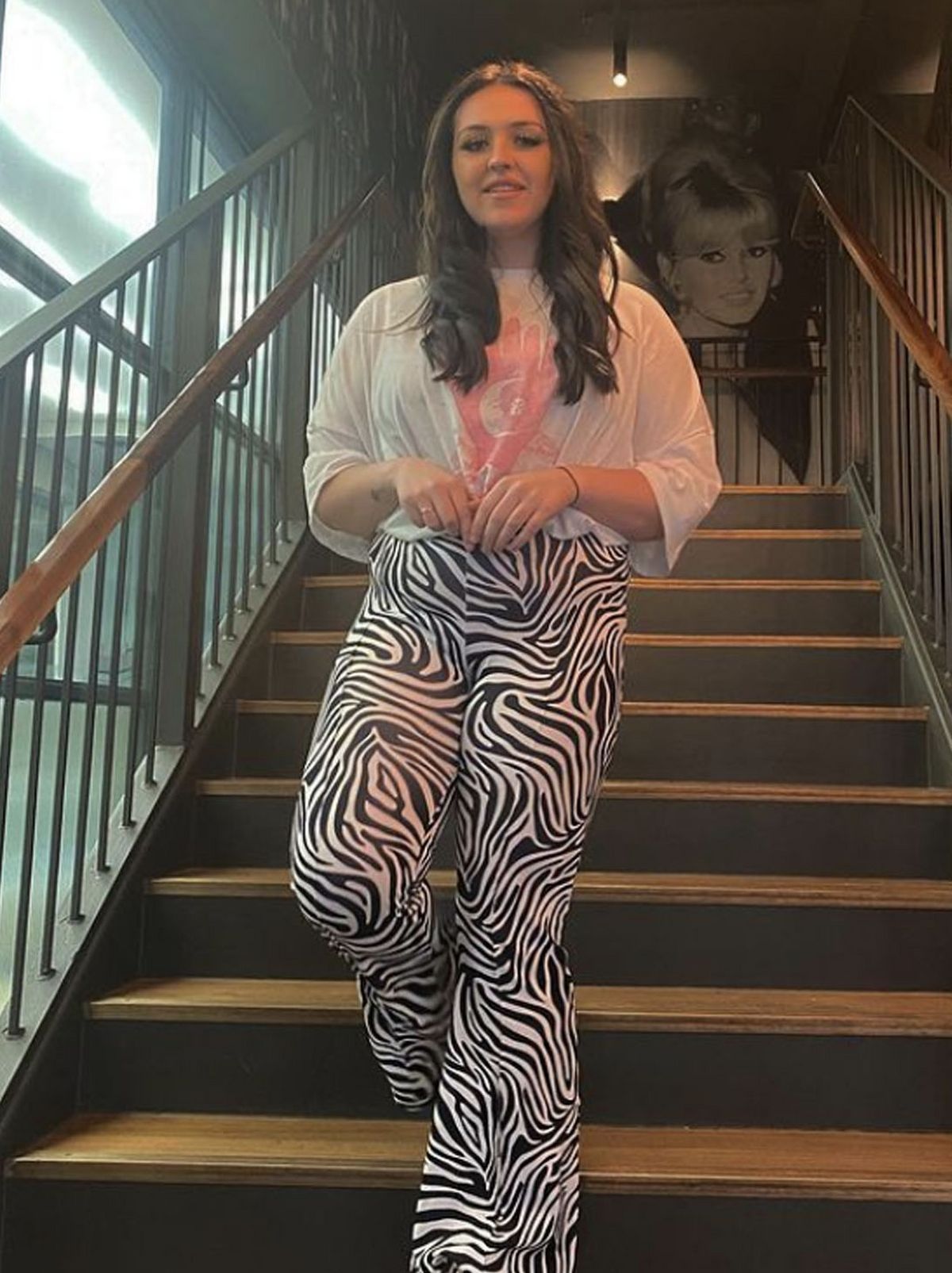 itsemilieleslie wearing New Look Anne Marie Clothes	