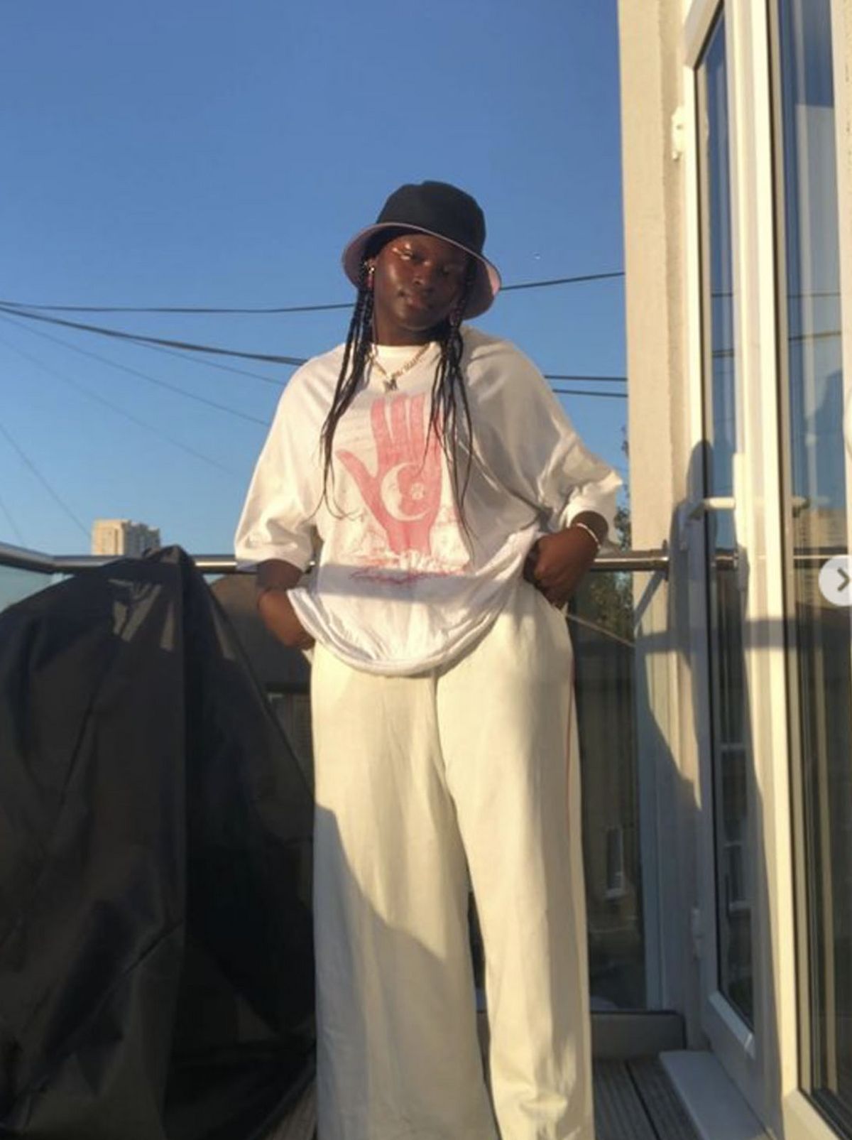 marty.t_xo wearing New Look Anne Marie Clothes	