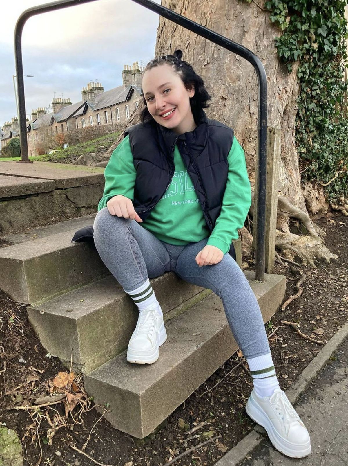 New Look's Kaitlin M wearing a blue and grey activewear set
