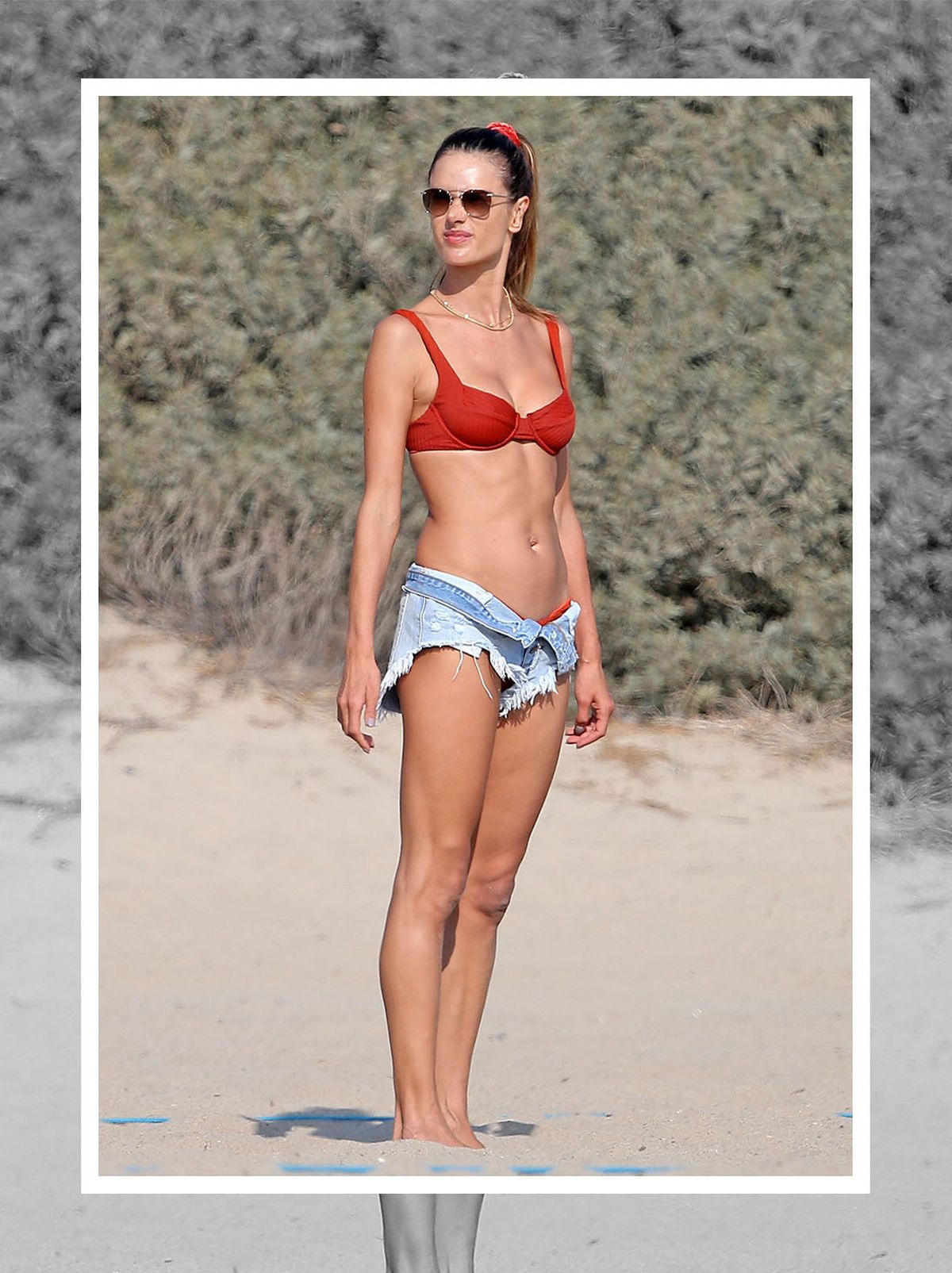Alessandra Ambrosio Holiday Outfit