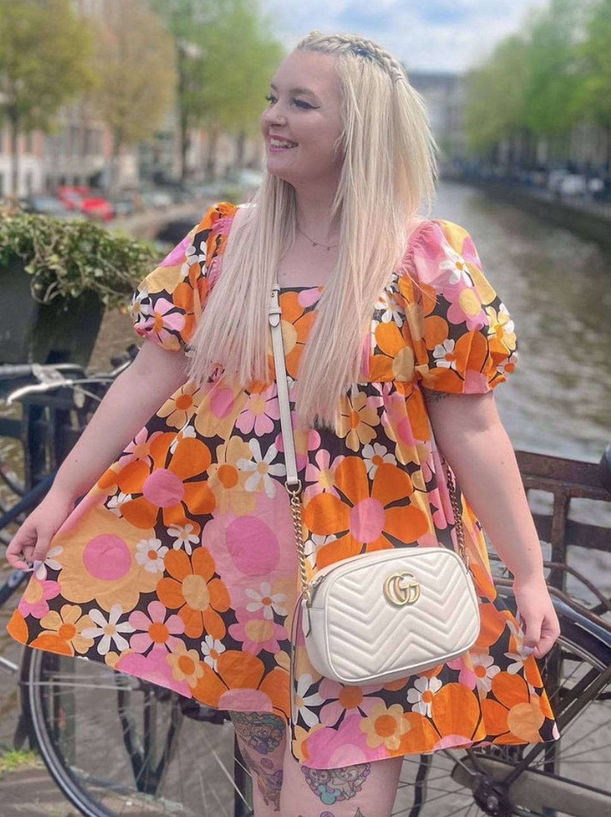 @jollyholidaywithkerry wearing an Anne-Marie floral dress