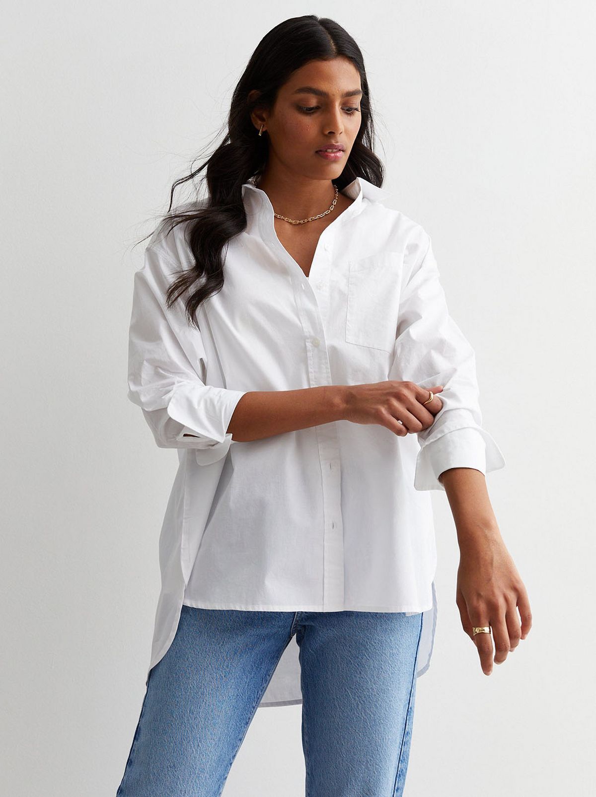 Capsule wardrobe white shirt