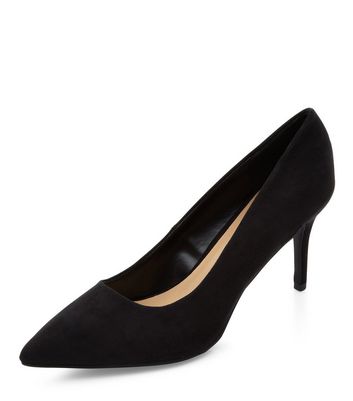 black pointed mid heels