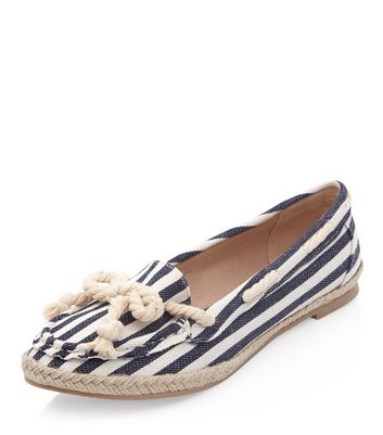 wide fit boat shoes ladies