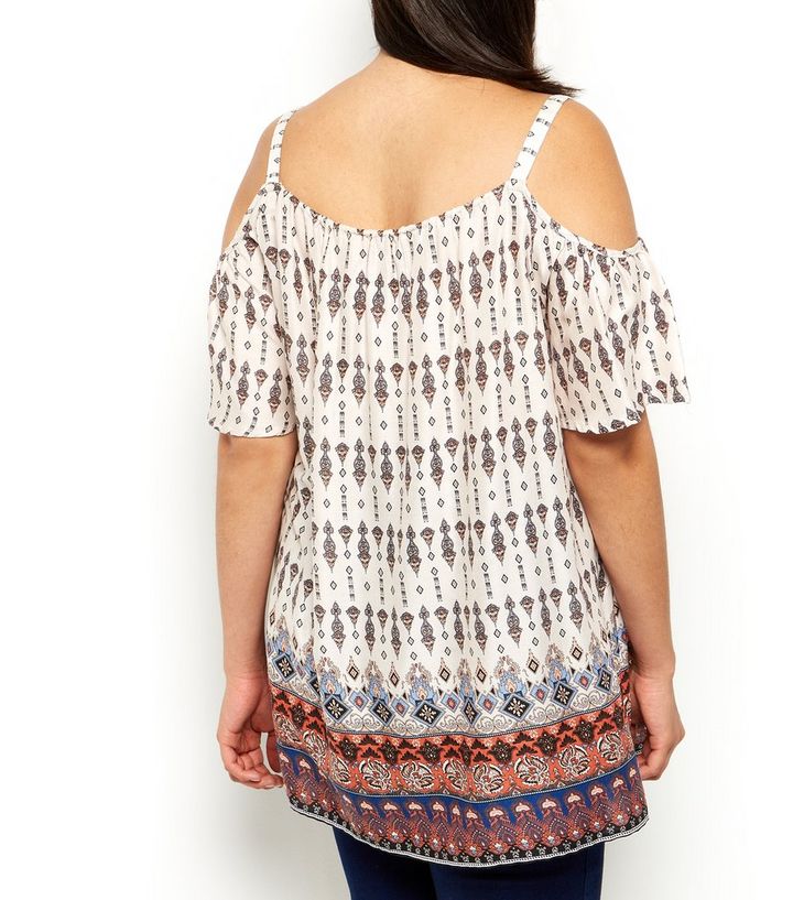 Curves Weisses Schulterfreies Oberteil Mit Schulterausschnitten Und Kachelmuster New Look