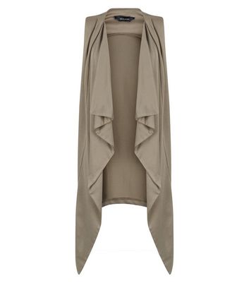 sleeveless waterfall jacket