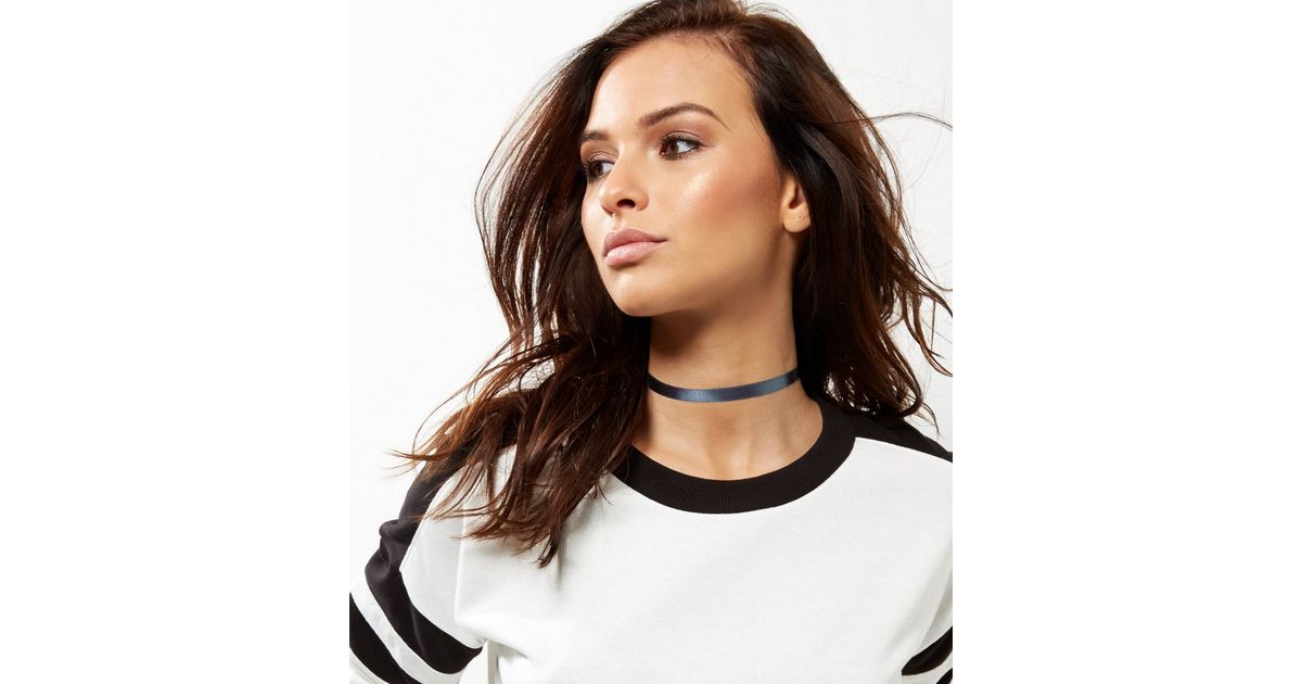 Navy Ribbon Choker | New Look