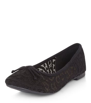black lace ballet pumps