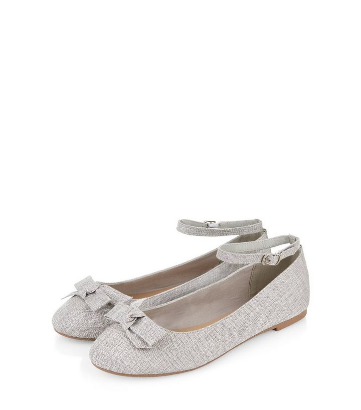 Cremeweisse Ballerinas Mit Fesselriemchen Weite Passform New Look