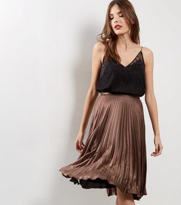 New look satin clearance midi skirt in gold