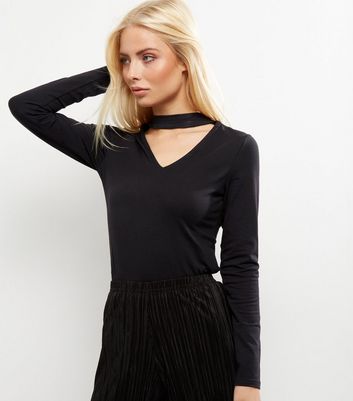 cut out neck long sleeve top