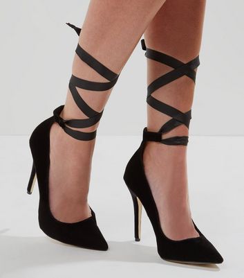 Black Velvet Tie Up Pointed Court Shoes 