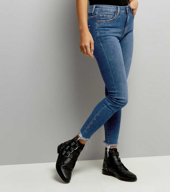 Blaue Skinny Jeans mit Ösen und ausgefranstem Saum | New Look