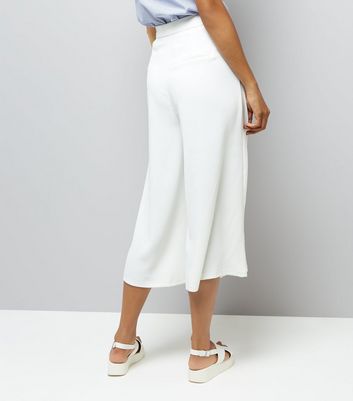 petite white cropped trousers