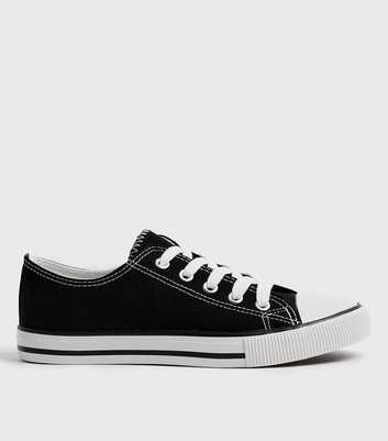 Schwarze Canvas-Sneaker mit Streifen an der Sohle