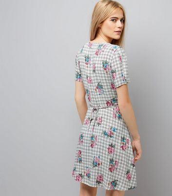 White Floral Print Short Sleeve Dress New Look