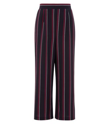 blue trousers with red stripe