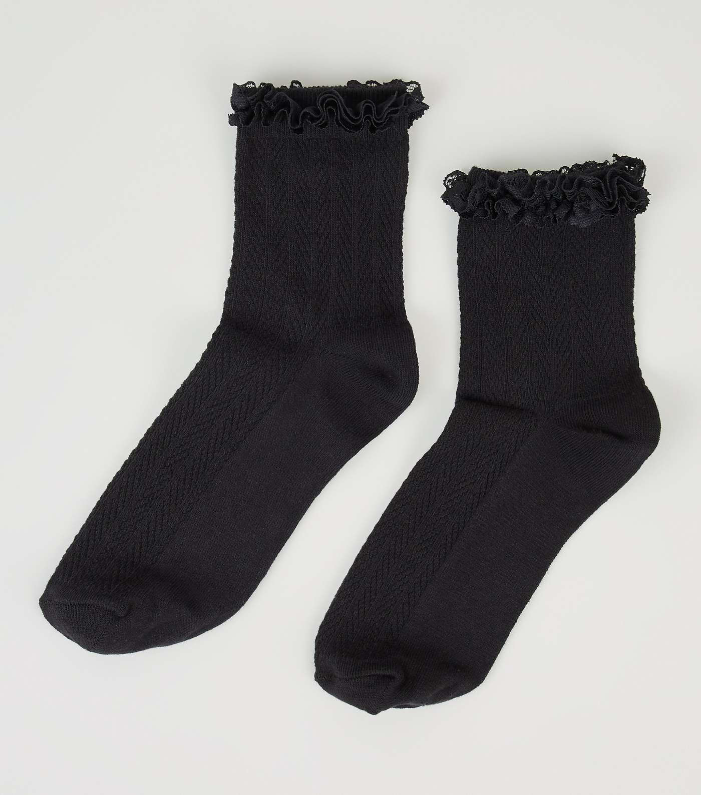 Black Frill Trim Cable Ankle Socks