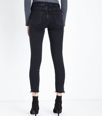 black fray jeans