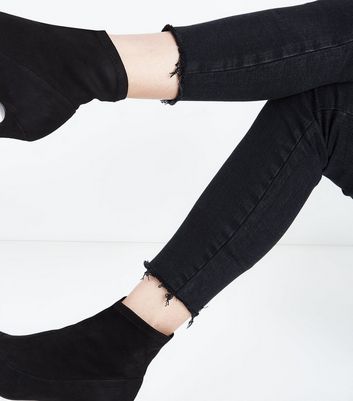 black skinny jeans frayed hem