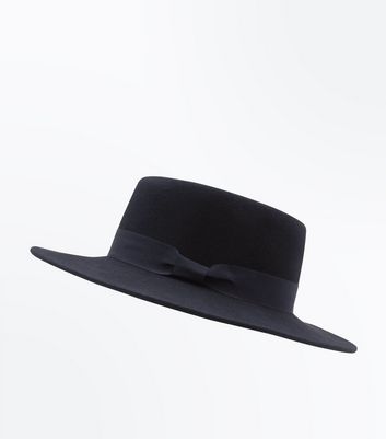 black felt boater hat