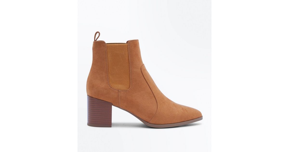 tan pointed chelsea boots