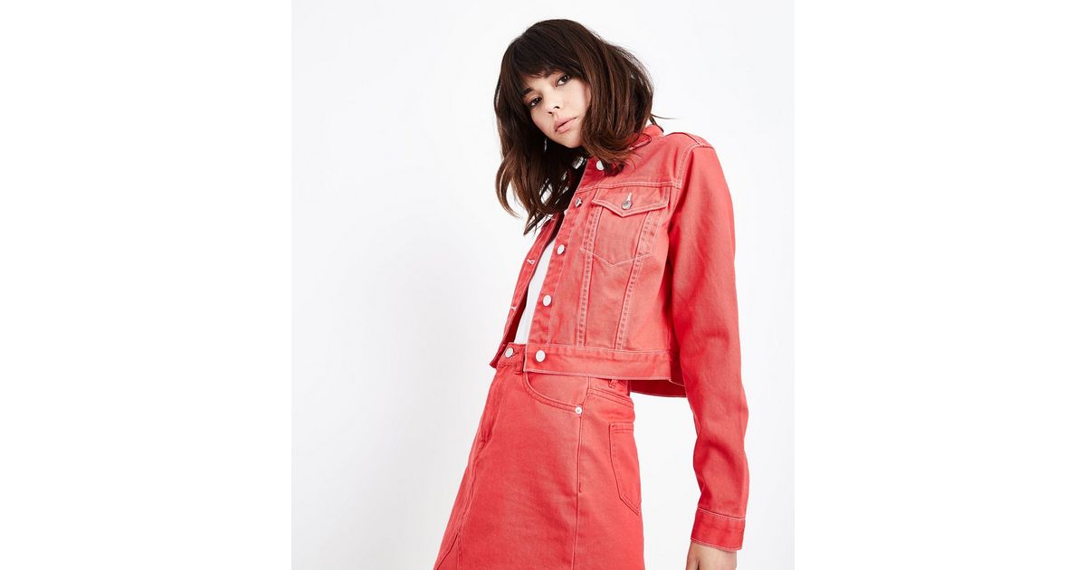 Red Contrast Stitch Cropped Denim Jacket New Look 2634