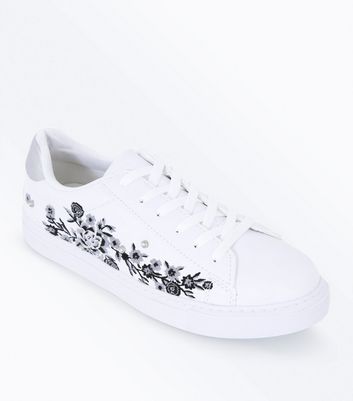 White Floral Embroidered Lace Up 