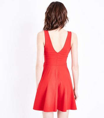 Robe patineuse rouge sans manches col V festonn New Look