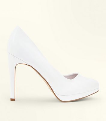 round toe white shoes