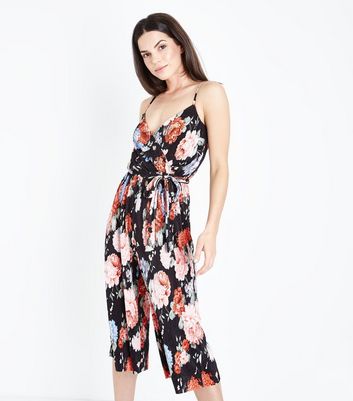 Schwarzer plissierter Culotte Jumpsuit mit Blumenmuster New Look