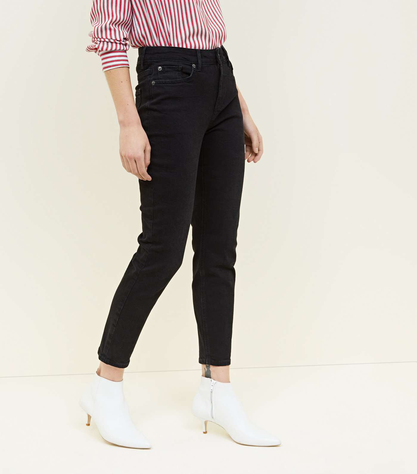 Black Cropped Relaxed Skinny Leila Jeans Image 2
