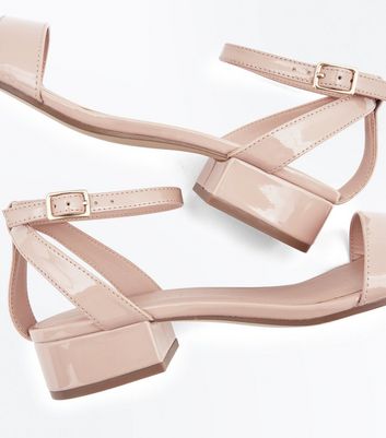 Nude sandals deals small heel