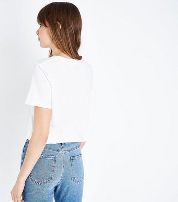 80s white shirt and jeans