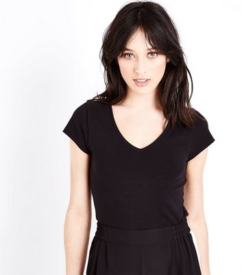 cap sleeve black t shirt