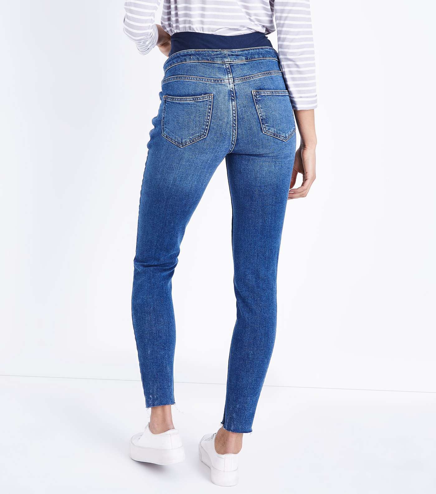 Maternity Blue Mid Wash Ripped Over Bump Skinny Jeans Image 3
