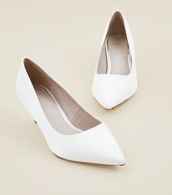 chaussure blanche femme petit talon