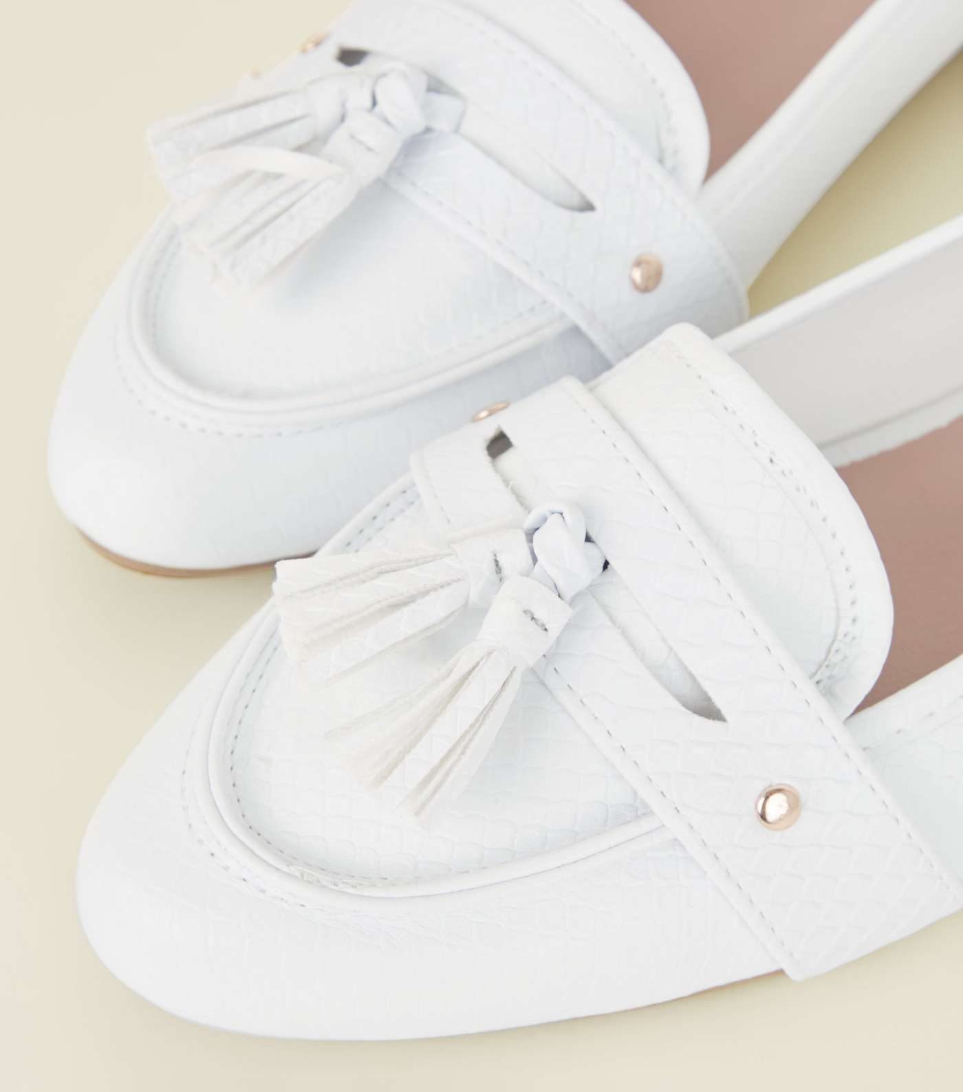 White Faux Snake Pointed Tassel Penny Loafers Image 3