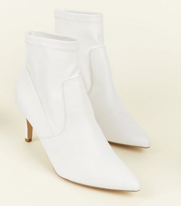 bottes chaussettes blanches