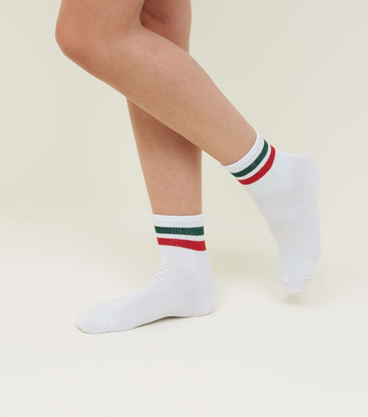 1 Pack White Stripe Trim Sports Socks Image 2