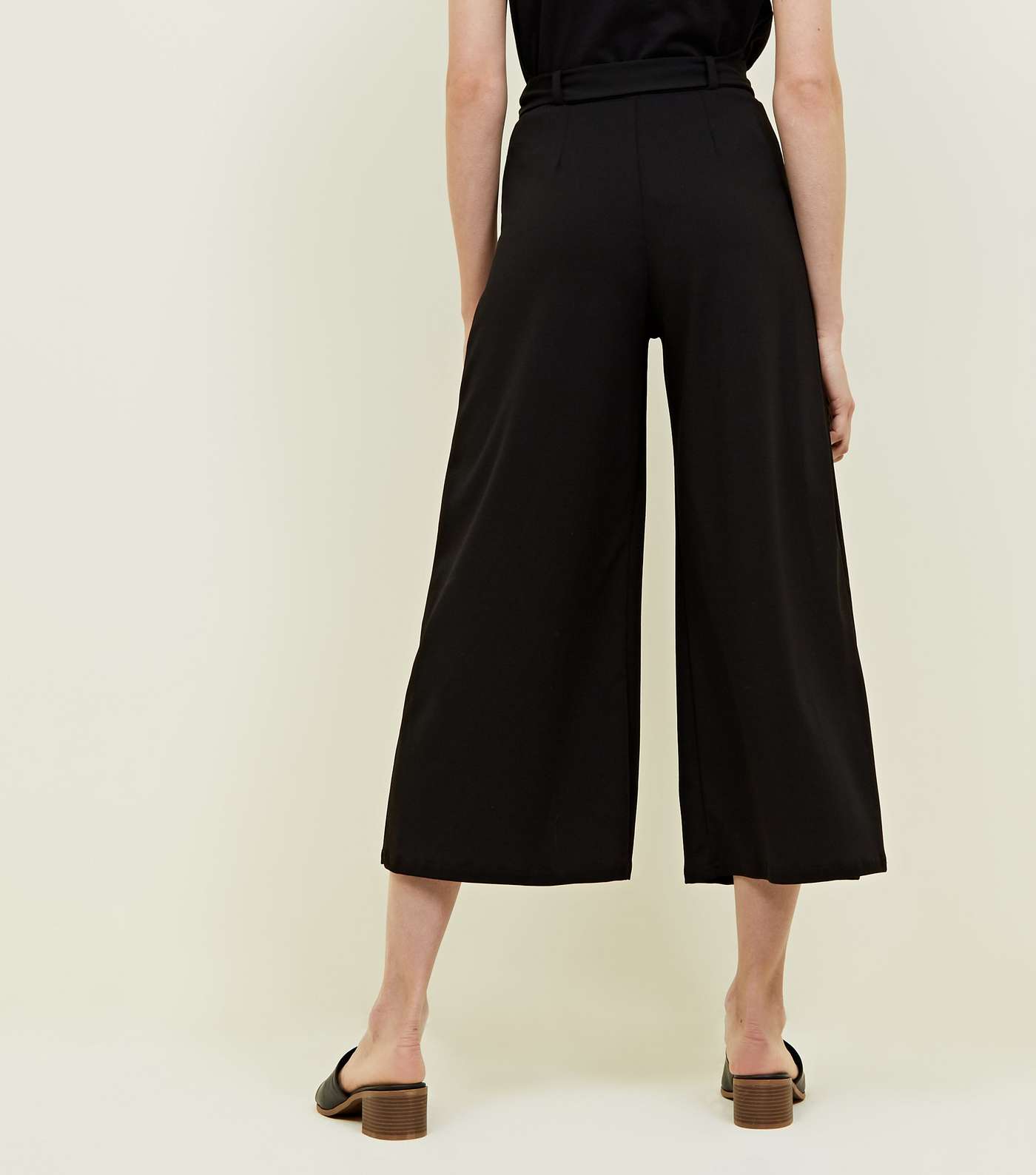Black D-Ring Belt Cropped Trousers Image 3
