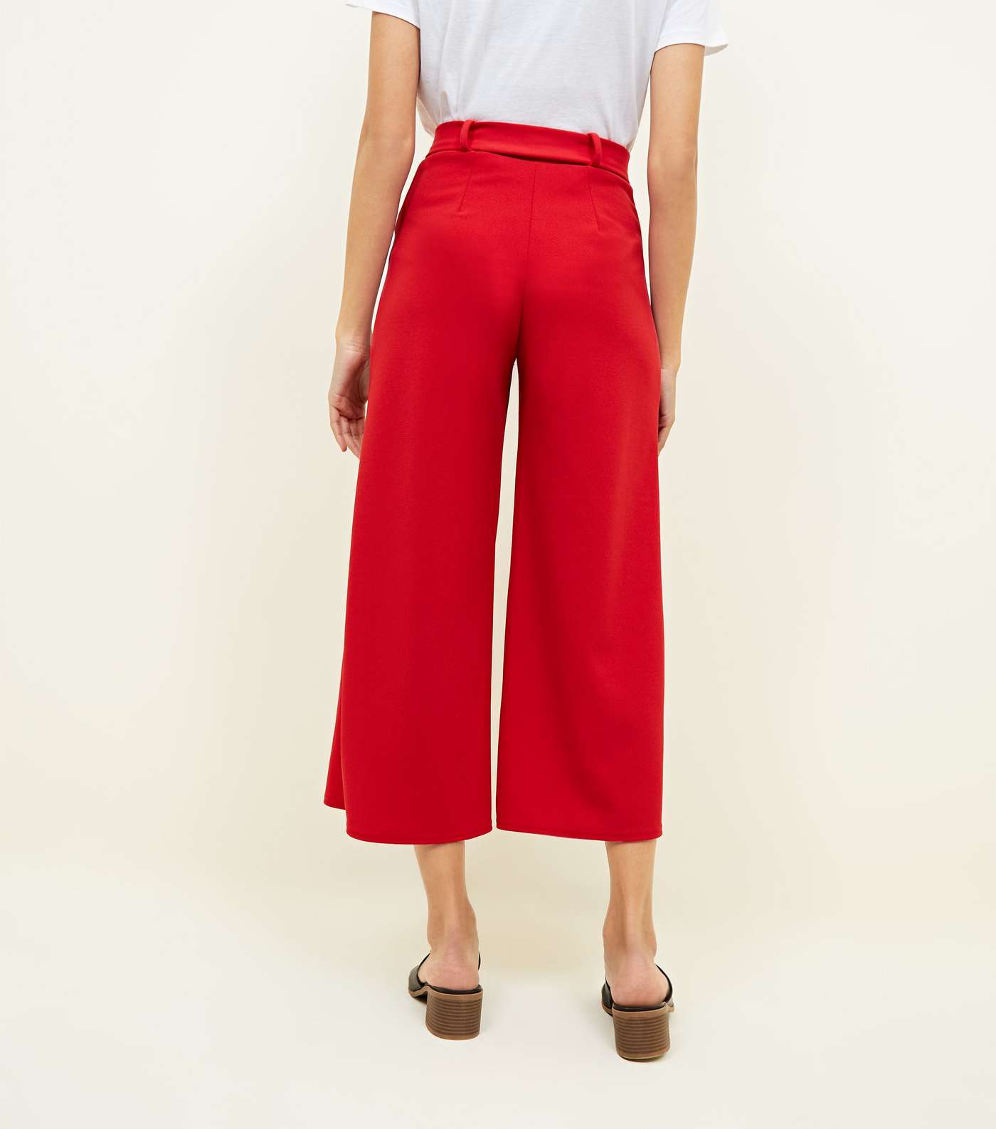 Red D-Ring Belt Cropped Trousers Image 3